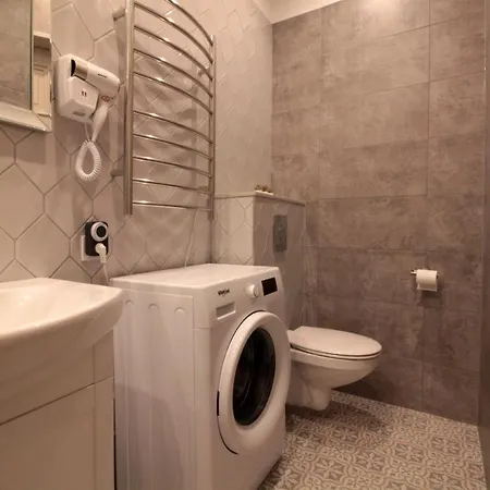 Vintage 1br In Quiet Center Of Apartment Riga
