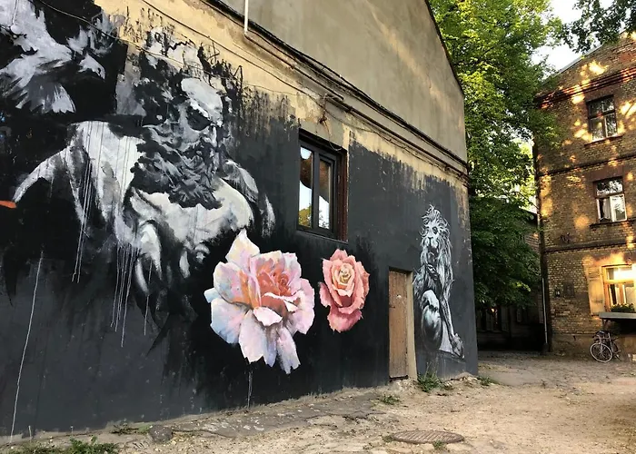 Vintage 1br In Quiet Center Of Apartment *