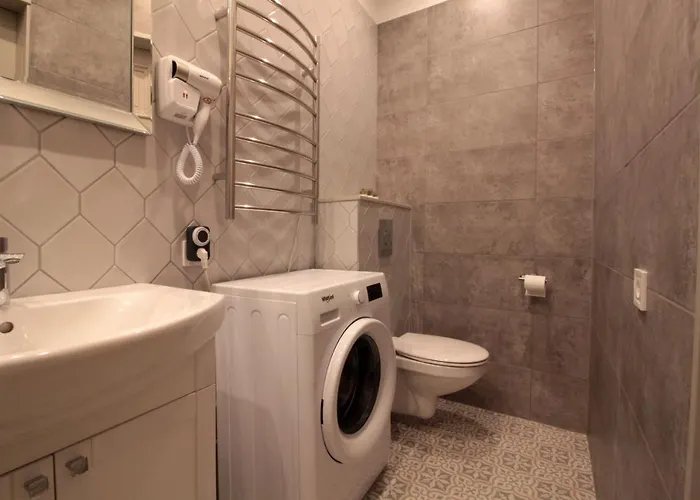 Vintage 1br In Quiet Center Of Dzīvoklis Riga