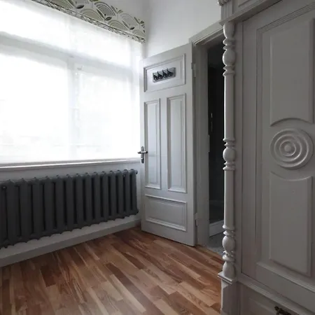 شقة Vintage 1br In Quiet Center Of